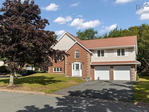 2 Huxley Close, Halifax, NS 