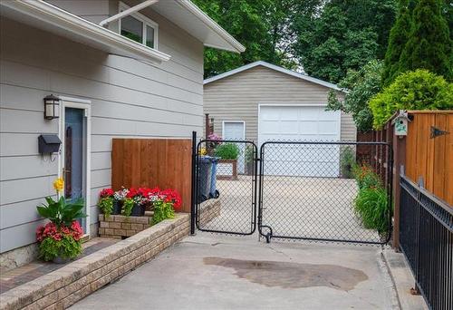 49 Glenthorne Cr, Winnipeg, MB 