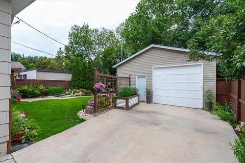 49 Glenthorne Cr, Winnipeg, MB 