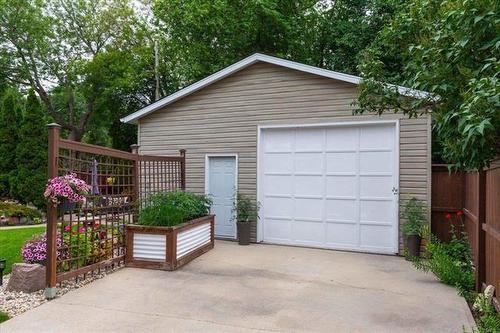 49 Glenthorne Cr, Winnipeg, MB 