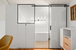Salle de bains attenante à la CCP - 