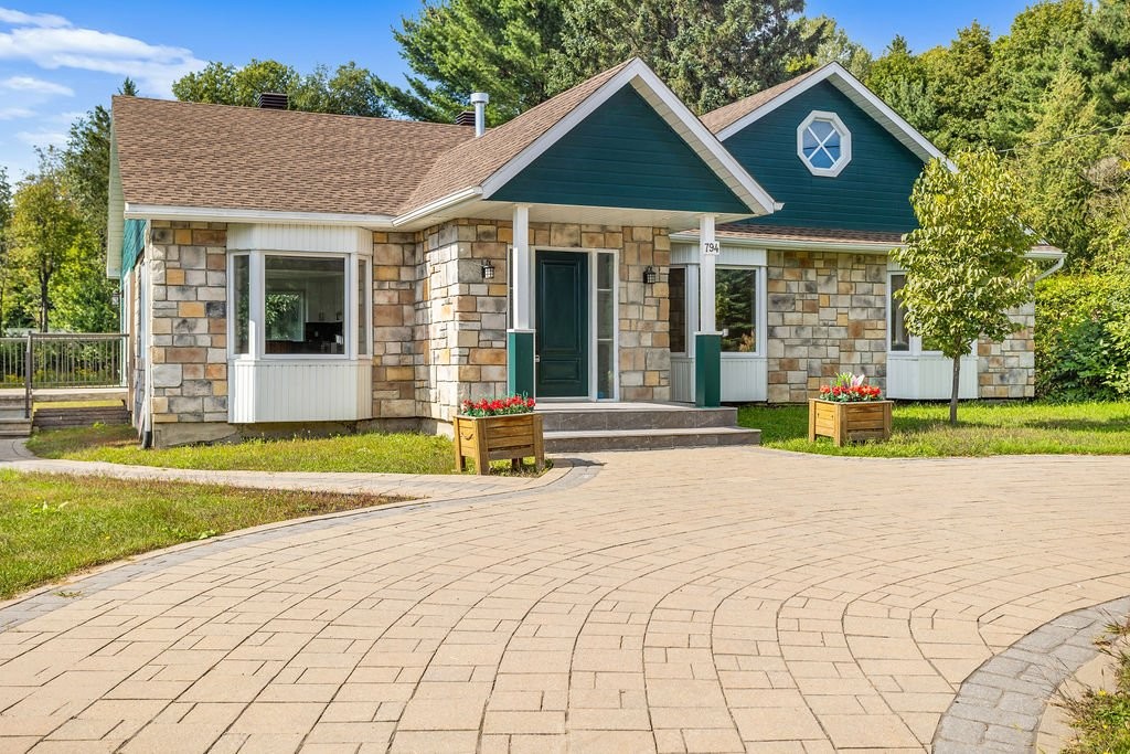 794 Ch. Pierre-Péladeau — photo 1