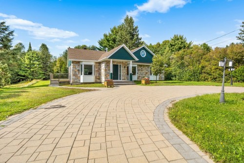 Façade - 794 Ch. Pierre-Péladeau, Sainte-Adèle, QC 