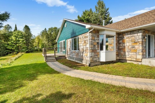 Façade - 794 Ch. Pierre-Péladeau, Sainte-Adèle, QC 