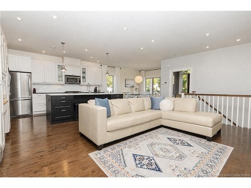 6 Mcnally Crt, Fredericton, NB 