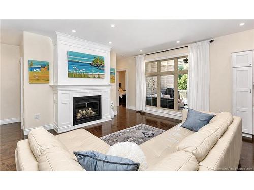6 Mcnally Crt, Fredericton, NB 