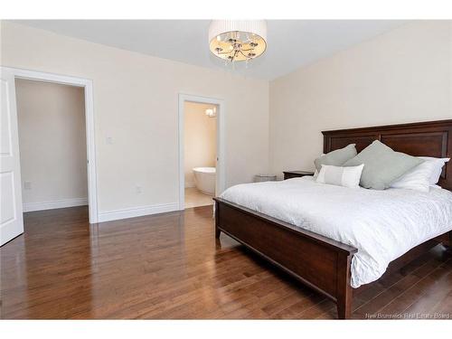 6 Mcnally Crt, Fredericton, NB 