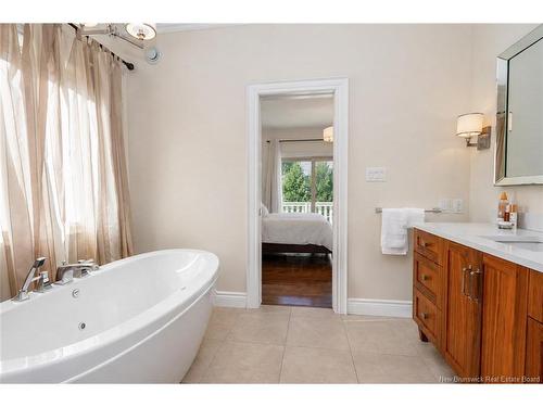 6 Mcnally Crt, Fredericton, NB 