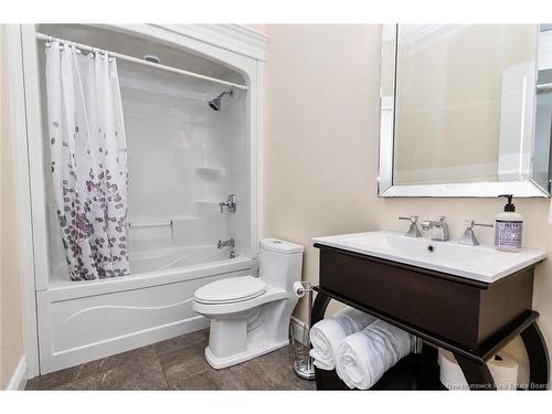 6 Mcnally Crt, Fredericton, NB 