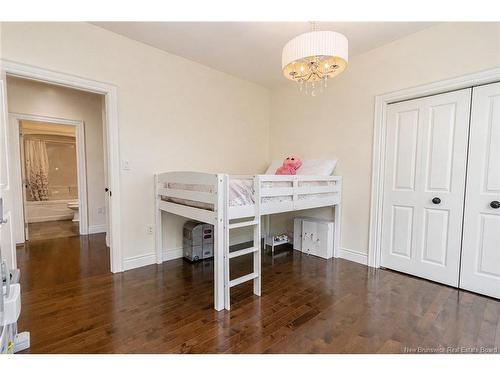 6 Mcnally Crt, Fredericton, NB 