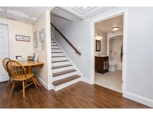 6 Mcnally Crt, Fredericton, NB 
