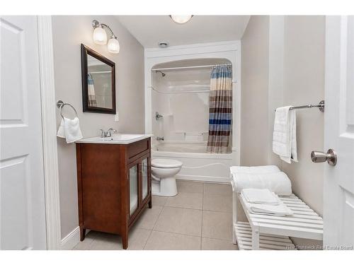 6 Mcnally Crt, Fredericton, NB 