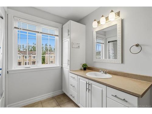 34 Oxiard St, Dieppe, NB 