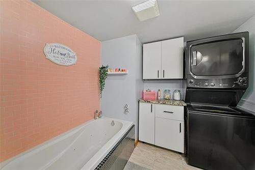14 Silverdale Cr, Winnipeg, MB 