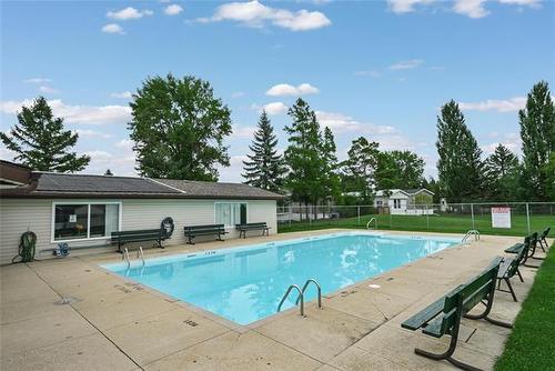 14 Silverdale Cr, Winnipeg, MB 