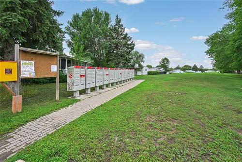 14 Silverdale Cr, Winnipeg, MB 