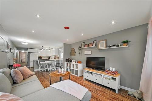 14 Silverdale Cr, Winnipeg, MB 