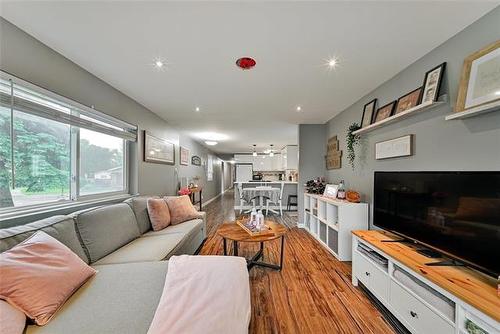 14 Silverdale Cr, Winnipeg, MB 