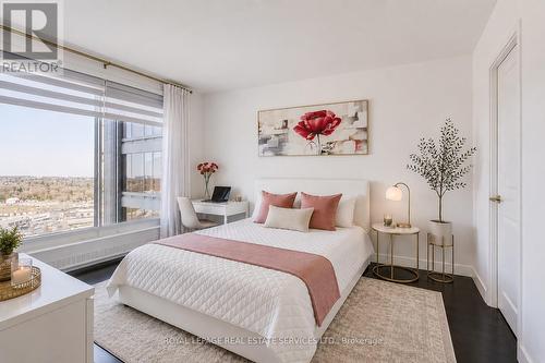 Main Bedroom - 1607 - 2045 Lake Shore Boulevard W, Toronto, ON 