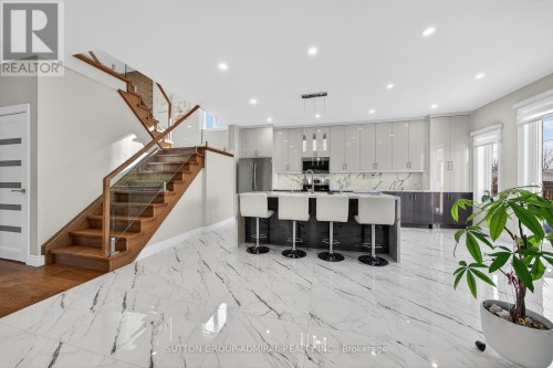 62 PRINCE GEORGE CRESCENT  Barrie, ON L4N 0K9