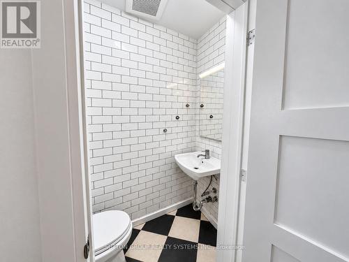 2ND FLOOR - 616 ROGERS ROAD , Toronto, Ontario M6M 1B8 4