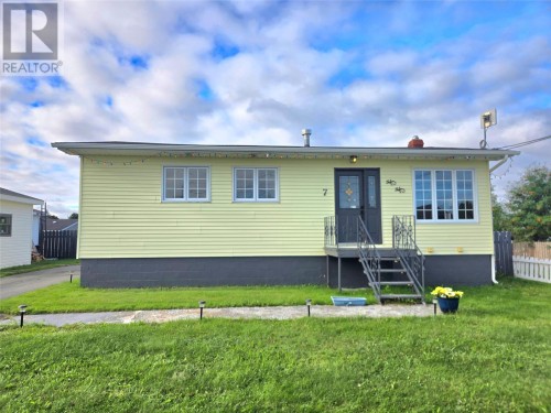 7 Coopers Avenue  Grand Falls-Windsor, NL A2B 1G8