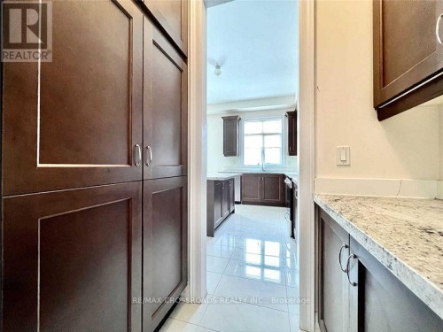 71 HAMSTER CRESCENT , Aurora, Ontario L4G 3G7 4