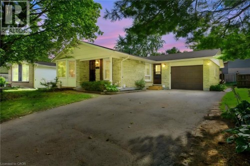 95 UNDERHILL Crescent  Kitchener, ON N2A 2S7