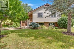 7 UNDERHILL Crescent  Kitchener, ON N2A 2S7