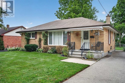 172 FAIRHAVEN CIRCLE  London East (East O), ON N5W 1E2