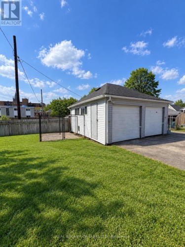 1 - 16 WILLIAM STREET , Brockville, Ontario K6V 4V2 3