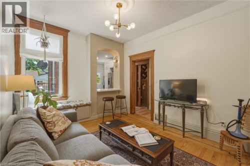 42 Nightingale Street, Hamilton, ON 