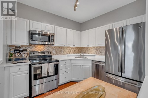 Modern Kitchen - 96 Bruce Crescent, Barrie, ON 