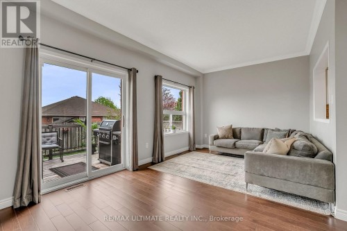 Sunny Living Room - 96 Bruce Crescent, Barrie, ON 