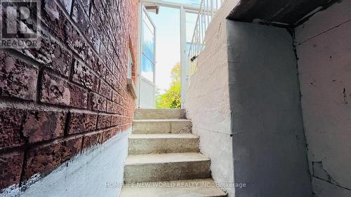 LOWER - 38 WELDRICK ROAD W , Richmond Hill, Ontario L4C 3T8 4