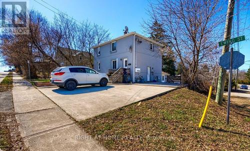 1 - 18 EWING STREET , Halton Hills, Ontario L7G 2P7 4