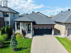 729 CARNELIAN CRESCENT  Ottawa, ON K1X 0A9