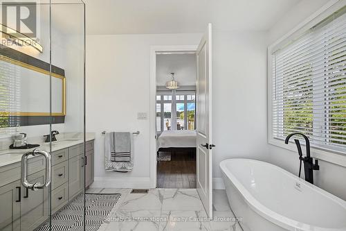 Primary Ensuite - 730 124 Highway, Mckellar, ON 