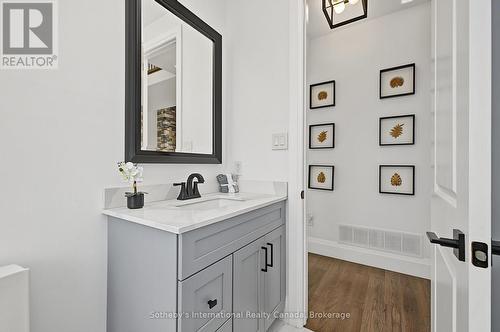 Main Floor Powder Room - 730 124 Highway, Mckellar, ON 
