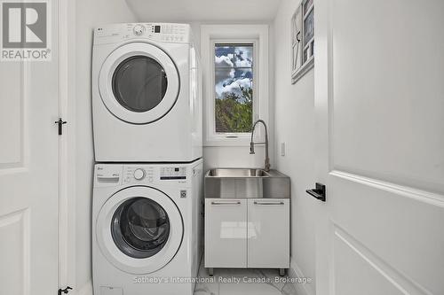 Main Floor Laundry - 730 124 Highway, Mckellar, ON 