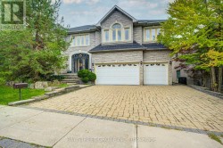 58 BOWAN COURT Toronto, ON M2K 3A7