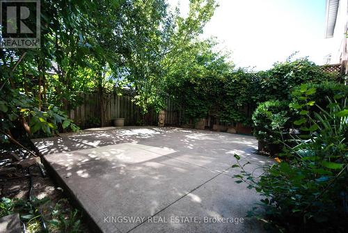 610 Angela Court, Burlington, ON 