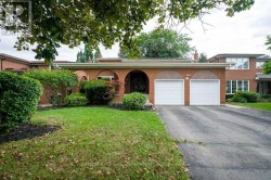93 POPLAR HEIGHTS DRIVE  Toronto, ON M9A 4Z3