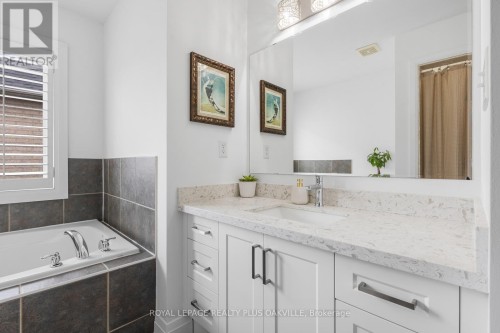 Ensuite Bathroom - 3119 Hedges Drive, Burlington, ON 