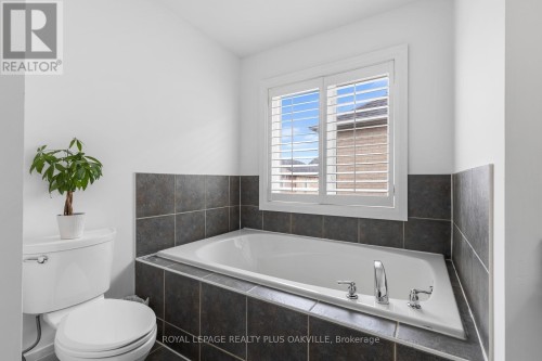 Ensuite Bathroom - 3119 Hedges Drive, Burlington, ON 
