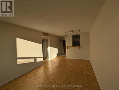2004 - 914 YONGE STREET , Toronto, Ontario M4W 3C8 4