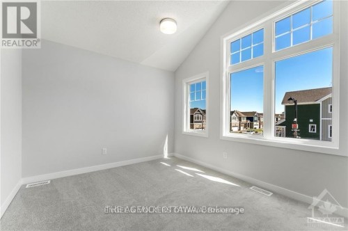 89 Hackamore Crescent, Ottawa, ON 