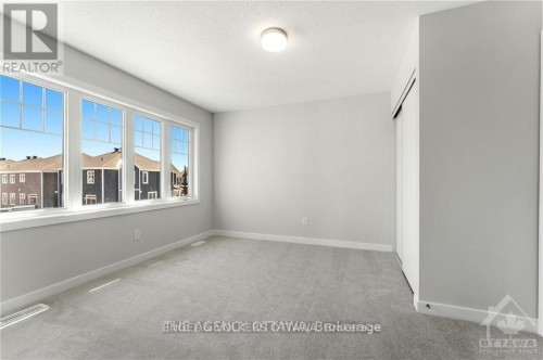 89 Hackamore Crescent, Ottawa, ON 