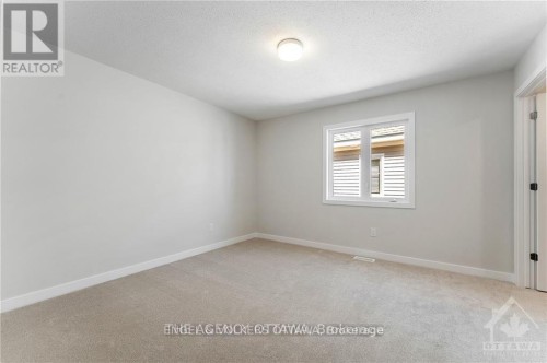89 Hackamore Crescent, Ottawa, ON 