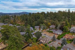 3847 Cardie Crt Saanich, BC V8Z 7G8